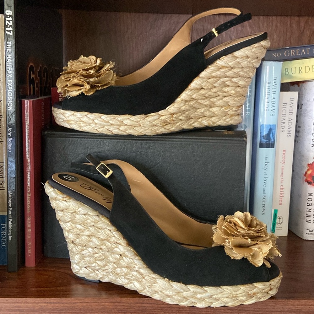 NWOB Beverly Feldman Black Peep Toe Wedge Espadrille Shoes Women's Size 10